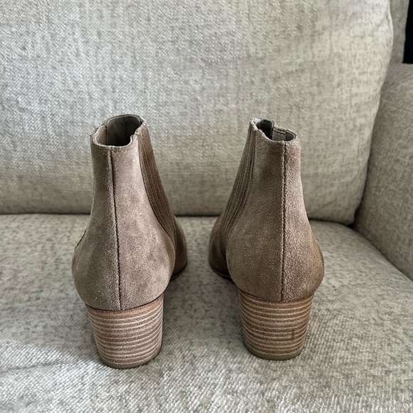 Vince Haider Suede Chunky Heel Slip On Ankle Boots Size 8 - Picture 4 of 8